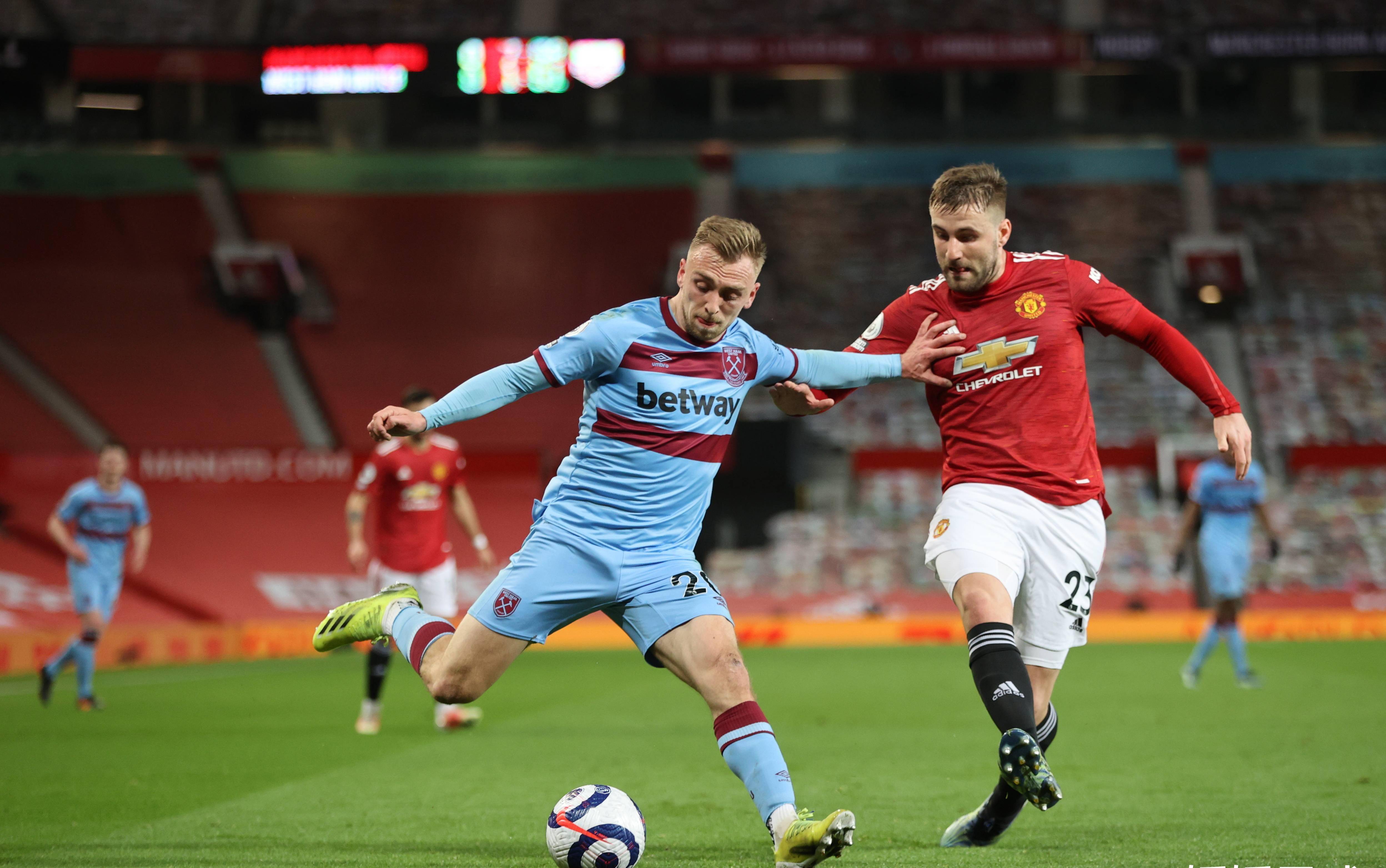 赛后体能课后,勒沃库森状态回暖备战英超,媒体盛赞,心理建设被强调 赛后体能课后,勒沃库森状态回暖备战英超,媒体盛赞,心理建设被强调