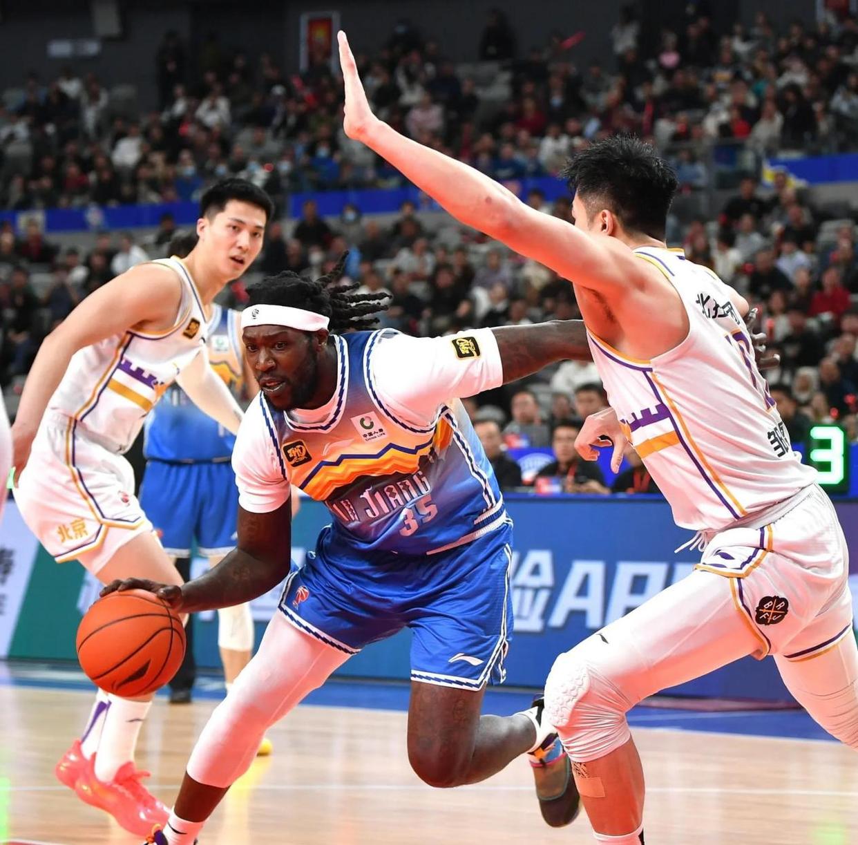 赛地聚焦——CBA常规赛赛前热度飙升;尼斯复出首秀;气氛紧张;更衣室氛围转暖(加纳赛地换人民币) 赛地聚焦——CBA常规赛赛前热度飙升;尼斯复出首秀;气氛紧张;更衣室氛围转暖(加纳赛地换人民币)