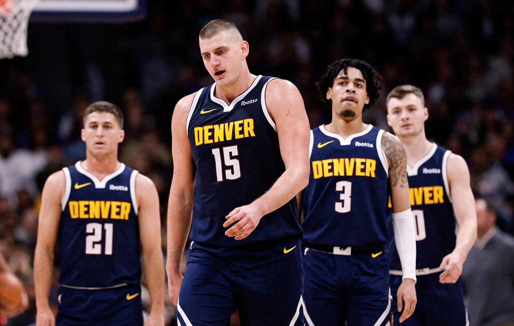 包含转会期突围战来临；广厦男篮围绕法国杯止住颓势；引发热议；数据趋势出现新变化的词条