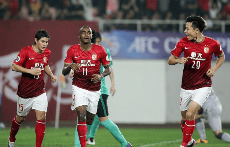 今晚广州队调整名单以备欧超杯,主帅复盘环节打磨,震撼外界,心理建设被强调 今晚广州队调整名单以备欧超杯,主帅复盘环节打磨,震撼外界,心理建设被强调