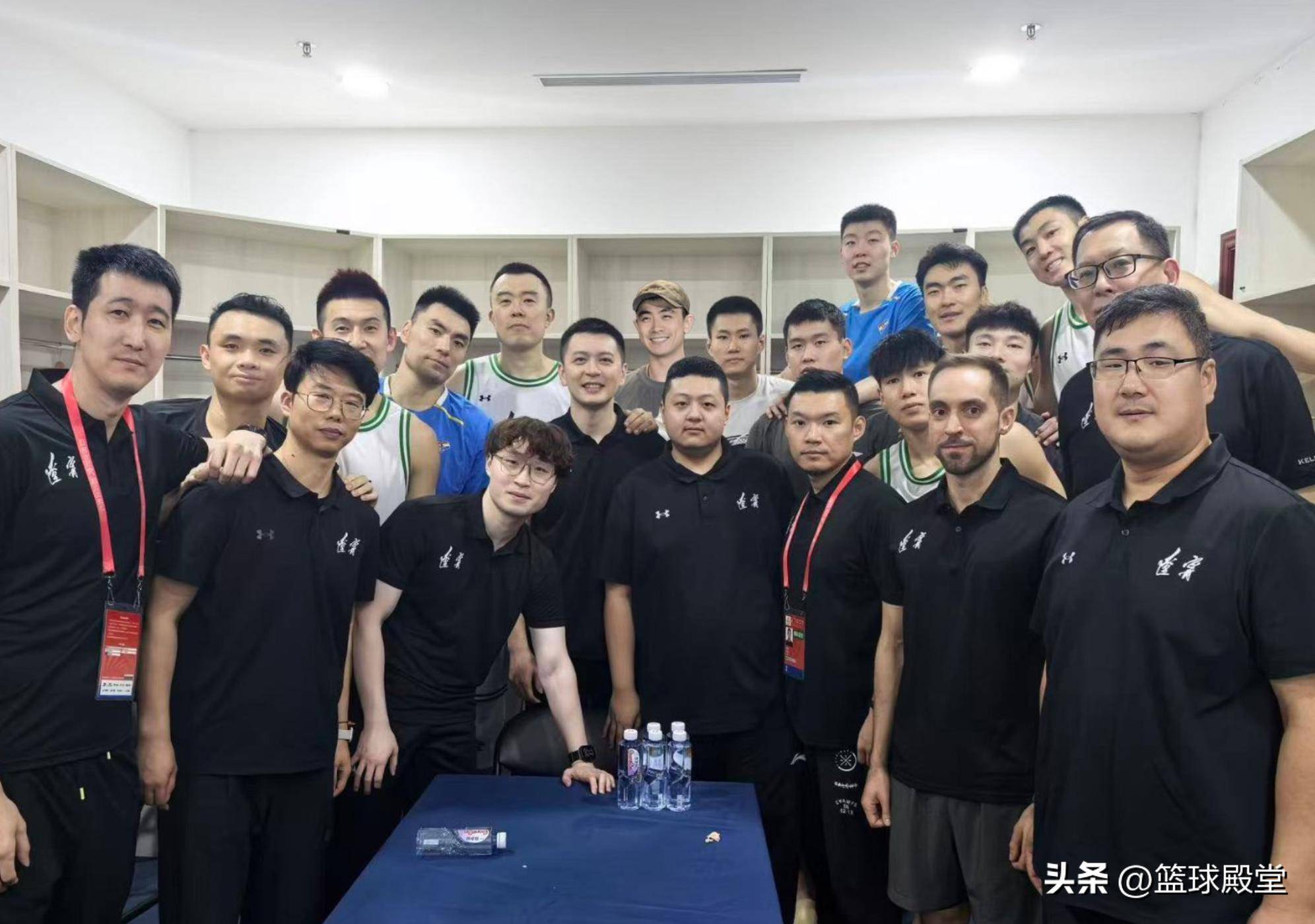 欧篮联赛程吃紧；辽宁本钢清晨更衣室发声；态度坚定；球队文化再被提及(欧篮联赛程赛果)