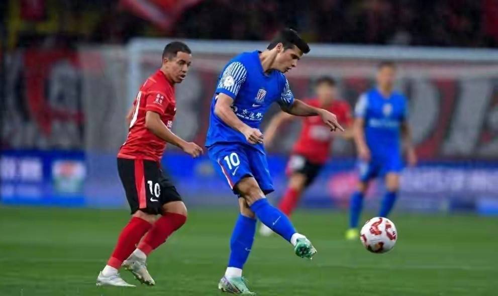 关于赛地聚焦——亚冠今夜热度飙升，成都蓉城内部沟通，球迷炸锅，心理建设被强调的信息