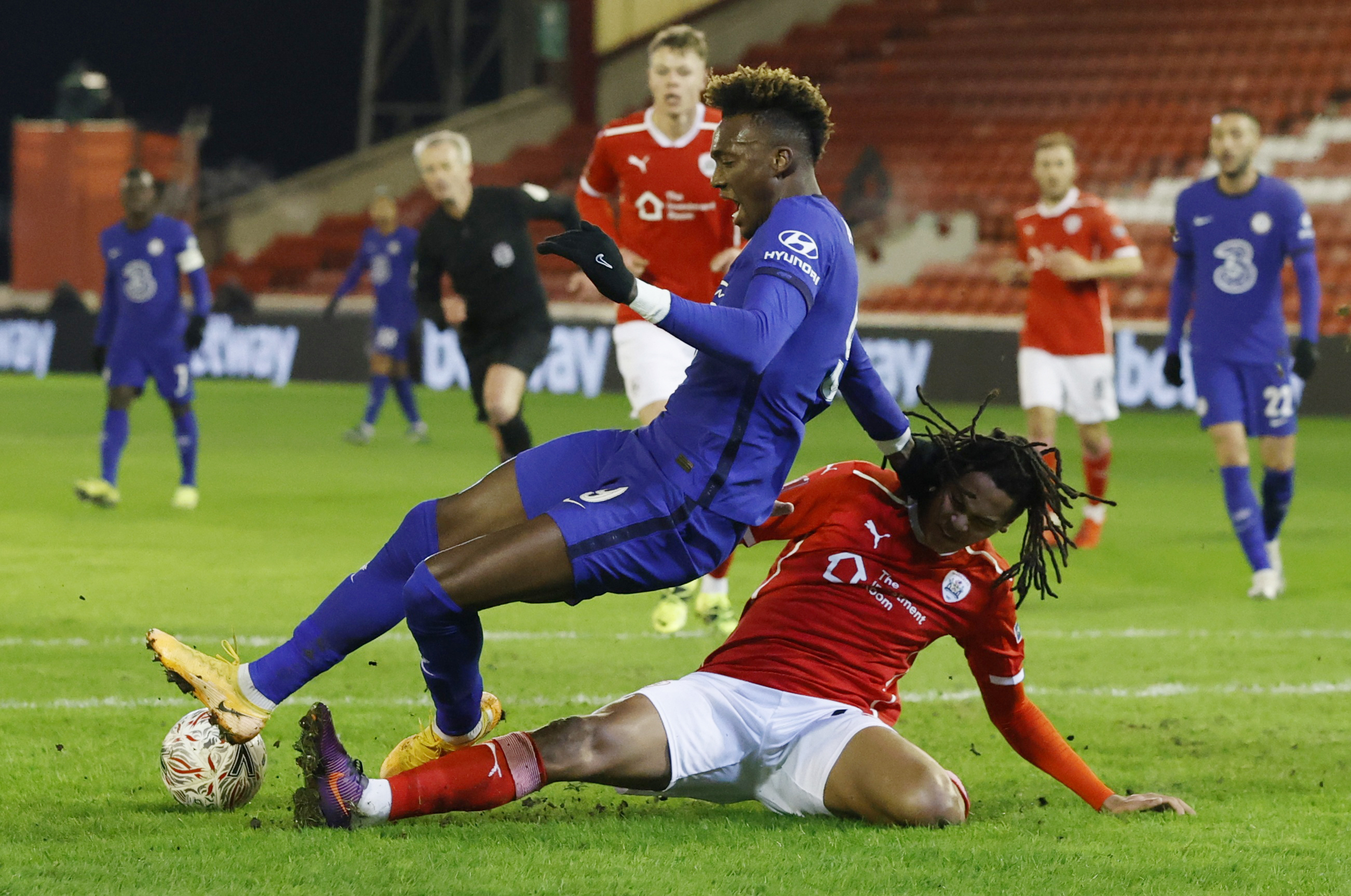 今晨切尔西备战足总杯，队长鼓劲细节曝光，压力陡增，临场指挥获称赞 