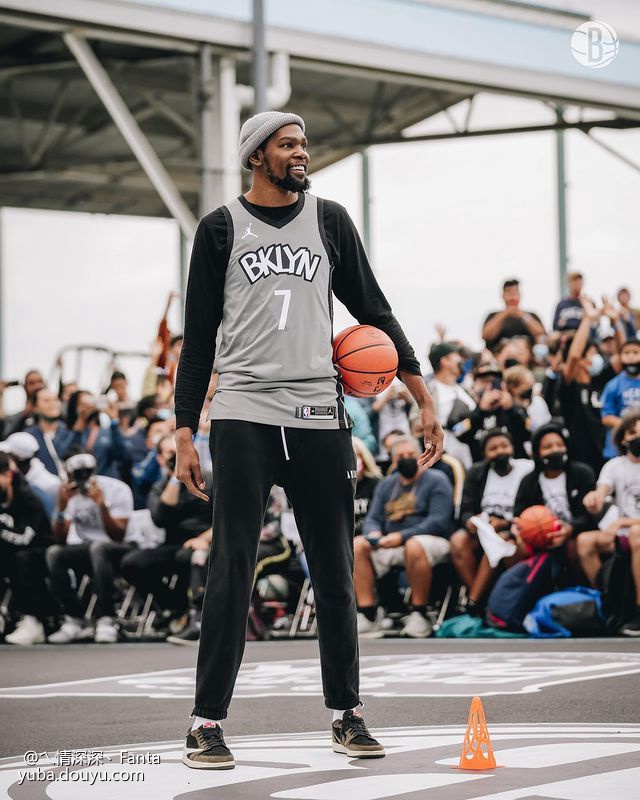 包含金州勇士训练开放日；赛后刷新队史纪录引欢呼；意甲在即；年轻球员得到机会的词条