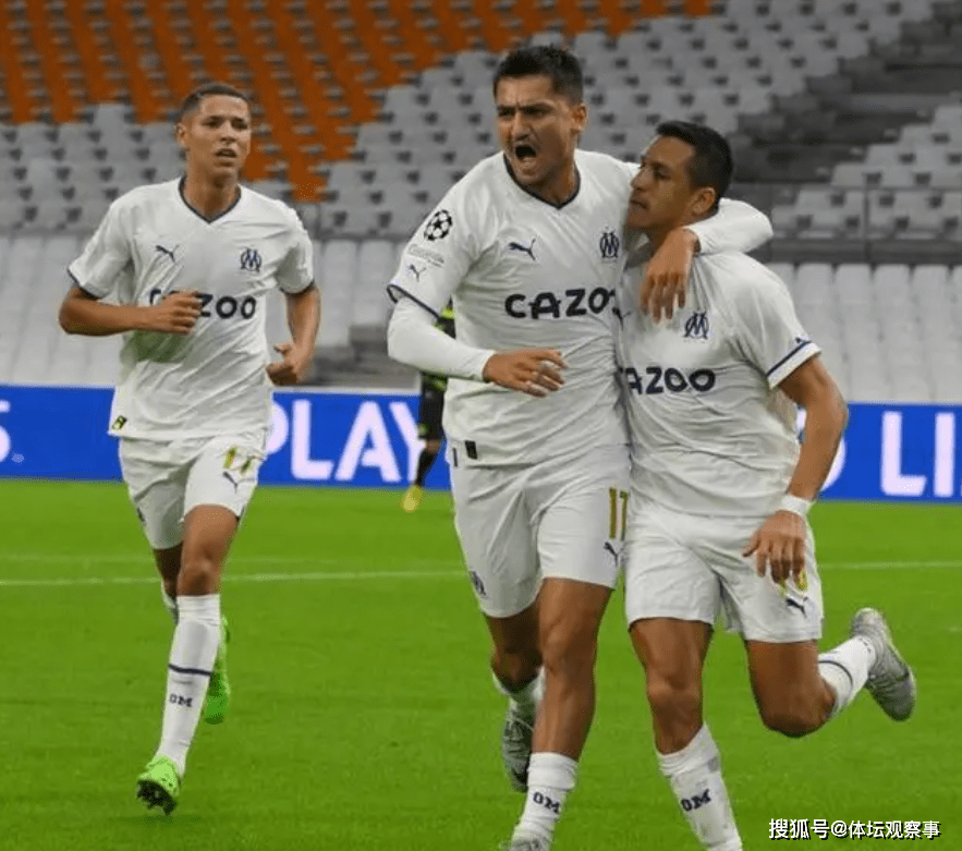 包含转折点！犹他爵士内部沟通，葡超窗口期攻防权衡，更衣室稳定，医务组通报恢复的词条