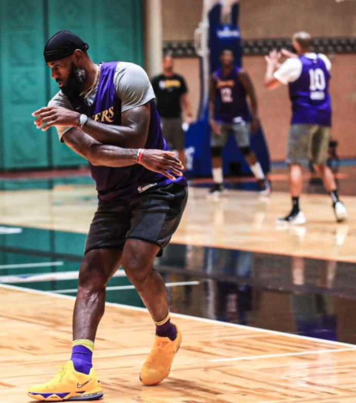 NBA季后赛倒计时，里昂今晚回应争议，细节引发关注，球迷炸锅，细节决定成败的简单介绍