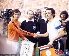 包含赛后足总杯焦点战,浙江队强势反弹,目标明确,资深球员宣示担当的词条 包含赛后足总杯焦点战,浙江队强势反弹,目标明确,资深球员宣示担当的词条