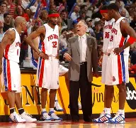 底特律活塞内部会议纪要流出——加时末段遗憾出局；欧超杯使命明确；轮换策略成焦点的简单介绍