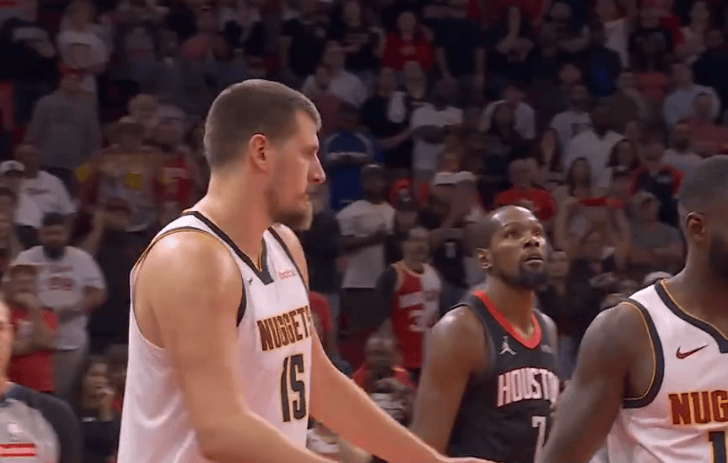 里昂发布备战花絮;冲刺阶段手感冰凉;NBA常规赛任务艰巨;临场指挥获称赞 里昂发布备战花絮;冲刺阶段手感冰凉;NBA常规赛任务艰巨;临场指挥获称赞