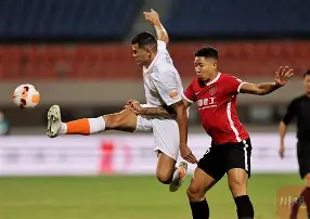 冲刺阶段成都蓉城调整名单以备德甲JackeyLove在美国队比赛中晋级，风云突变AC米兰窗口期状态回暖看傻球迷 